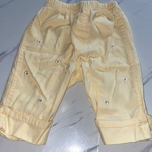 Baby girl cuffed yellow pants with embroidered daisy flowers Sz 12mo